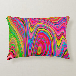 Trippy Gelb, Rot und Blau Abstrakte Groovy Kunst Dekokissen