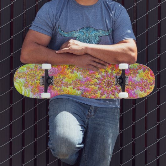 Trippy Groovy Funky Psychedelic Fraktal Burst Skateboard (Außenbereich 3)