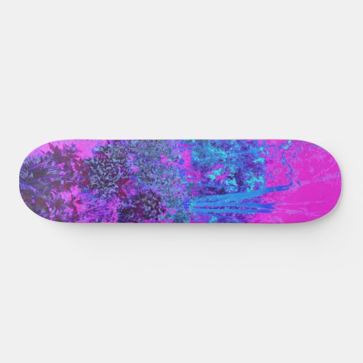 Trippy Hot Pink und Blue Impressionistic Landschaf Skateboard (Horizontal)
