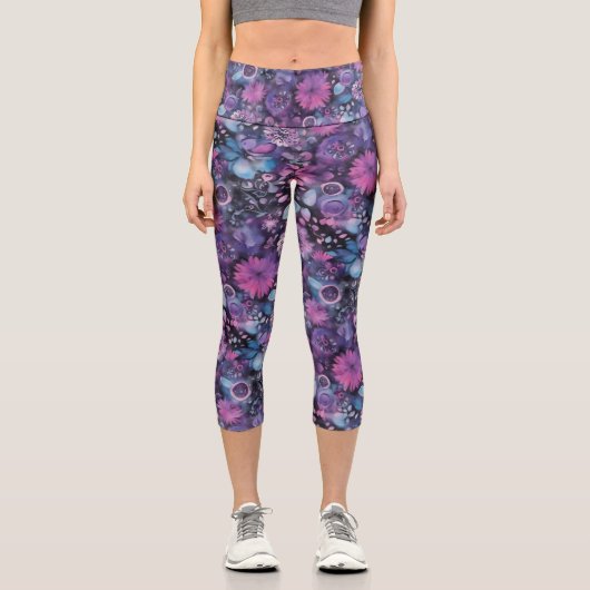 Trippy Lila Floral Psychedelic Muster Capri Leggings (Vorderseite)
