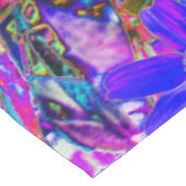 Trippy-Lila und Magenta-farbene Wildblumen Tischdecke (Schrägansicht)