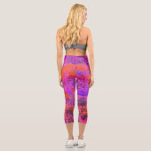 Trippy Magenta und Orange Impressionistischer Gart Capri Leggings (Rückseite)