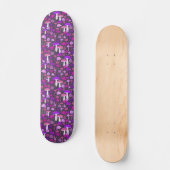 Trippy Mushrooms Lila, rosa und schwarz Skateboard (Vorderseite)