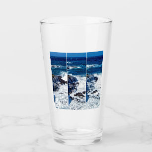 Triptychon der abstürzenden Wellen auf Steinen Glas