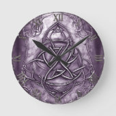 Triquetra Trinity Knot Lavender Lila Imitate Metal Runde Wanduhr (Vorderseite)