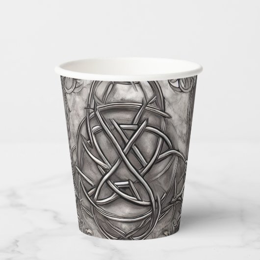 Triquetra Trinity Knot Silvery Pewter Imitate Meta Pappbecher (Vorderseite)