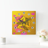 Triskelion Hearts & dreifach spiralförmige goldene Quadratische Wanduhr (Zuhause)