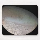 Triton, der größte Mond des Planeten Neptun Mousepad (Vorne)