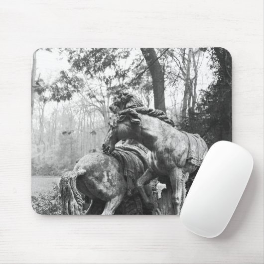 Triton, die herein zwei Pferde der Sonne pflegen Mousepad (Mit Mouse)