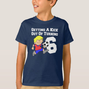 Tritt aus dem Drehen des 6 Jungen-Fußball-Spieler T-Shirt