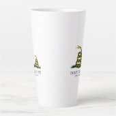Tritt nicht auf mich oder meinen Sohn Gadsden-Flag Milchtasse (Vorderseite)