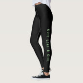 Tritt wie Leggings eines Mädchens (Links)