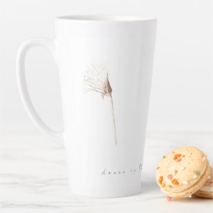 Trockene Lüsternfarbe zeichnend latte Tasse