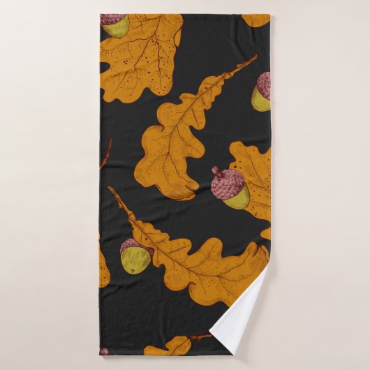 Trockeneiche Blätter und Eichen. Handgezogener nah Badehandtuch (Badehandtuch)