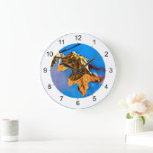 Trockenes Eichenblatt - Der Frühling ist noch weit Große Wanduhr (Zuhause)