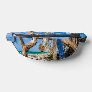 Trocknen der Netze am Strand Bauchtasche