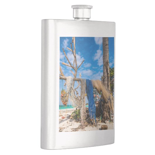 Trocknen der Netze am Strand Flachmann (Rechts)