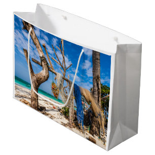 Trocknen der Netze am Strand Große Geschenktüte