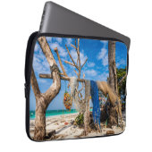 Trocknen der Netze am Strand Laptopschutzhülle (Vorne Rechts)