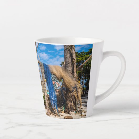 Trocknen der Netze am Strand Milchtasse (Rechts)