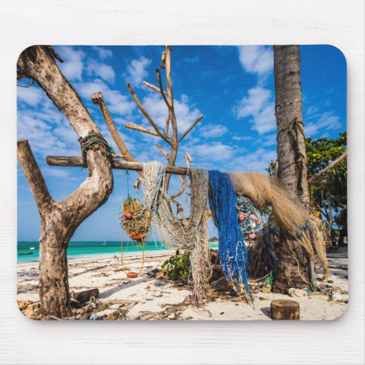 Trocknen der Netze am Strand Mousepad (Vorne)