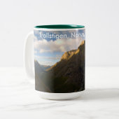 trollstigen, Norwegen Zweifarbige Tasse (Vorderseite Links)