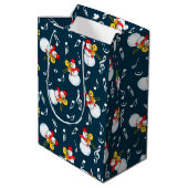 Trombone Snowman Musiknotens Pattern Mittlere Geschenktüte (Rückseite Schrägansicht)