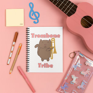 Trombone Tribe Kawaii Braune Katze Rosa Buchstaben Notizblock