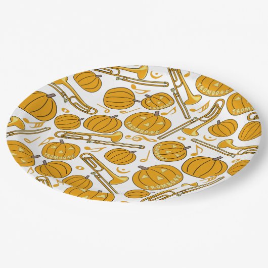 Trombones Halloween Pumpkin Pattern Pappteller (Schrägansicht)
