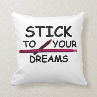 Trommel-Schlagzeuger-Musiker-Band durch Kissen