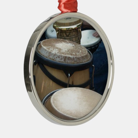 Trommeln Silbernes Ornament (Rechts)