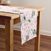 Trompete mit rosa Herzen, Brass Musiker Hochzeit Kurzer Tischläufer (Beispiel)