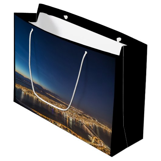 Tromso Norwegen Große Geschenktüte (Vorderseite Schrägansicht)