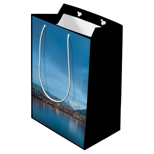 Tromso Norwegen Mittlere Geschenktüte (Rückseite Schrägansicht)