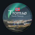 Tromso Norwegen Souvenir Magnet<br><div class="desc">Reisen Sie Foto der Nordlichter über Tromso,  an der Küste von Nordnorwegen,  Skandinavien. Foto © Sebastian Wurm.</div>