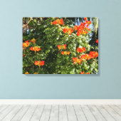 Tropenbaum | Orangefarbene Blume Leinwanddruck (Insitu (Holzboden))