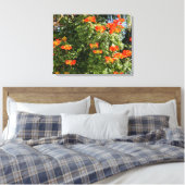 Tropenbaum | Orangefarbene Blume Leinwanddruck (Insitu (Schlafzimmer))