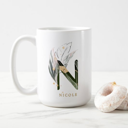 Tropenfolienmonogramm-Buchstaben "N" Personalisier Kaffeetasse (Mit Donut)