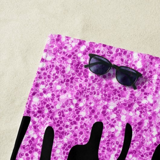 Tropfende Glitzern Glitzer Rosa Schwarze Monogramm Strandtuch (Beispiel)