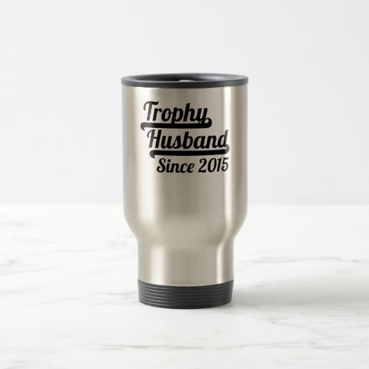 Trophäe-Ehemann seit 2015 Reisebecher (Mittel)