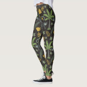 Tropical animals seamless pattern monkey palm tree leggings (Links)
