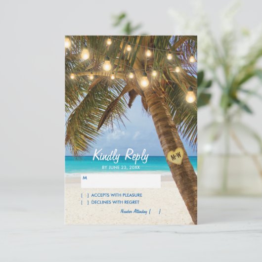 Tropical Beach and String Lights Wedding RSVP (Stehend Vorderseite)