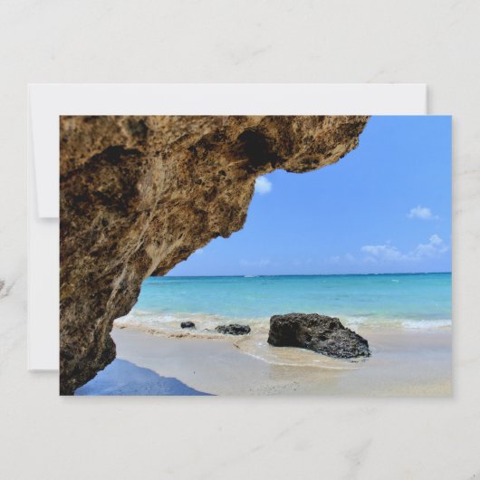 Tropical Beach Coast mit einer Big Rock Hochzeit Einladung (Rückseite)