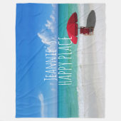 Tropical Beach Happy Place Dein Name Red Umbrella Fleecedecke (Vorderseite)