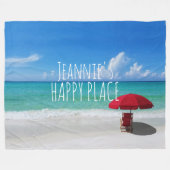 Tropical Beach Happy Place Dein Name Red Umbrella Fleecedecke (Vorderseite (Horizontal))