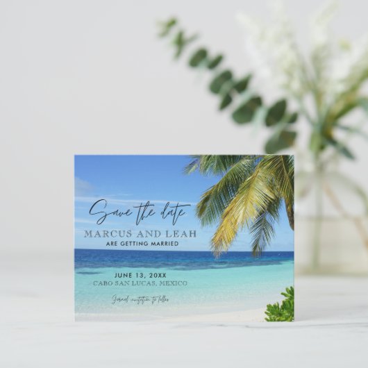 Tropical Beach Hochzeit in Urlaubsort Save the Dat Postkarte (Stehend Vorderseite)