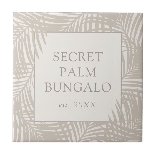 Tropical Beach House Taupe Palm Muster Fliese (Vorderseite)