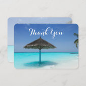 Tropical Beach mit geflochtenem Regenschirm Vielen Dankeskarte (Vorne/Hinten)