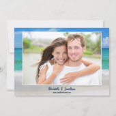 Tropical Beach Red Umbrella Modernes Foto Hochzeit Einladung (Rückseite)