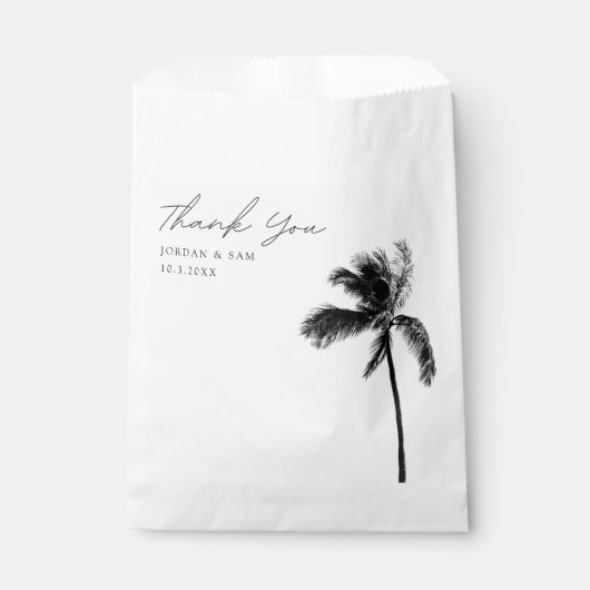 Tropical Beach Wedding Palm Tree Black & White Geschenktütchen (Vorderseite)